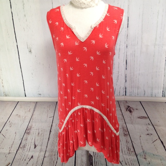 Max Jeans Tops - Clearance! 🎉 Coral Hi-Lo Tunic Lace Birds Sz. S
